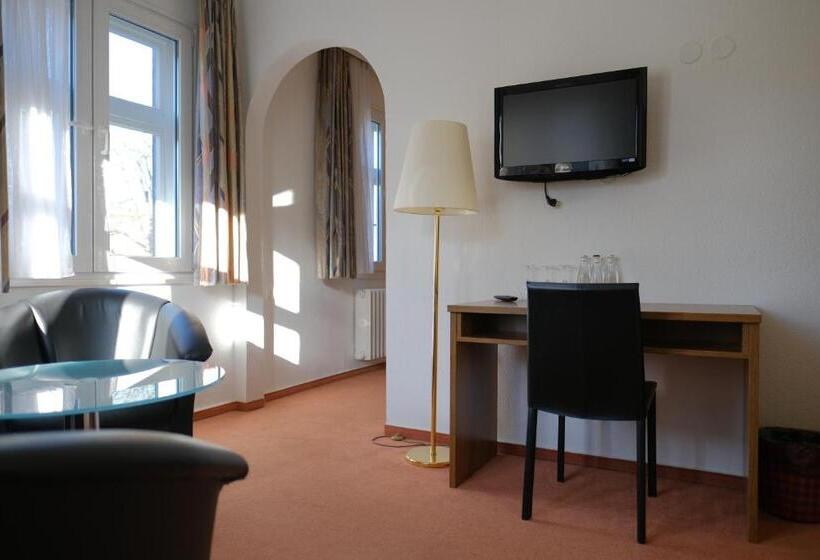 Номер Стандарт Трехместный, Parkhotel Goldlinde