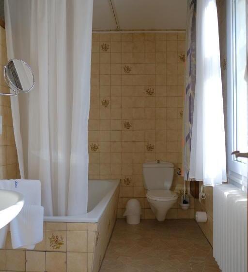 غرفة قياسية ثلاثية, Parkhotel Goldlinde