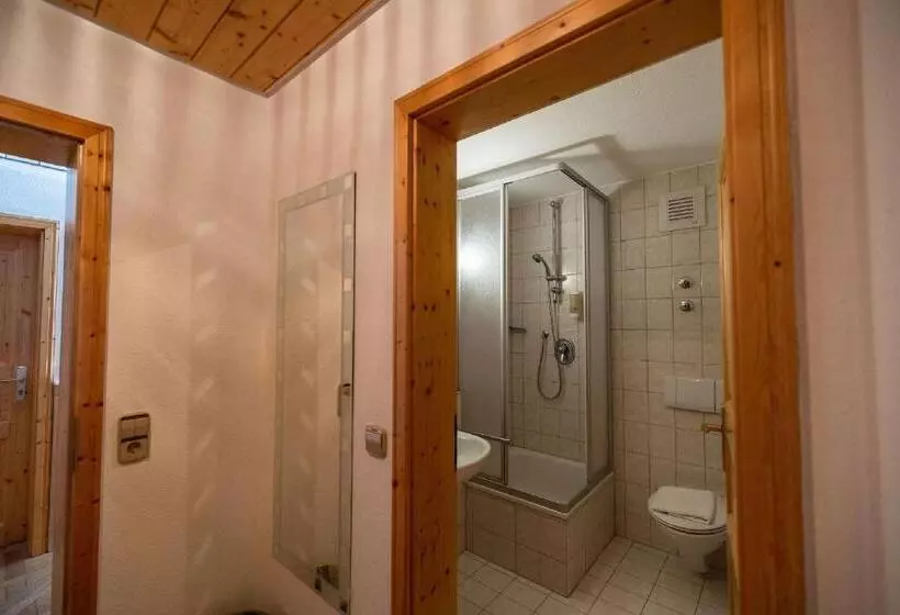 スタンダードトリプルルーム, Berghotel Und Restaurant Kräuter Chalet
