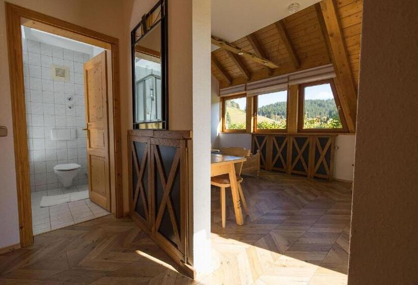 Номер Стандарт Трехместный, Berghotel Und Restaurant Kräuter Chalet