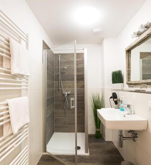 غرفة عائلية, Weinhotel / Gasthaus Zur Sonne