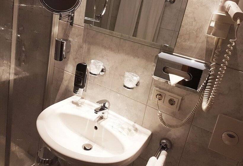 غرفة قياسية, Residence