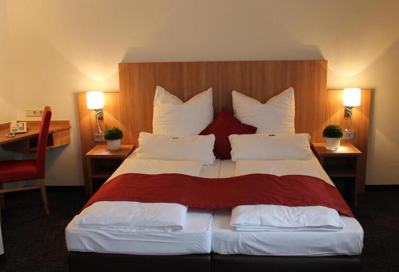 スタンダードトリプルルーム, Ambassador