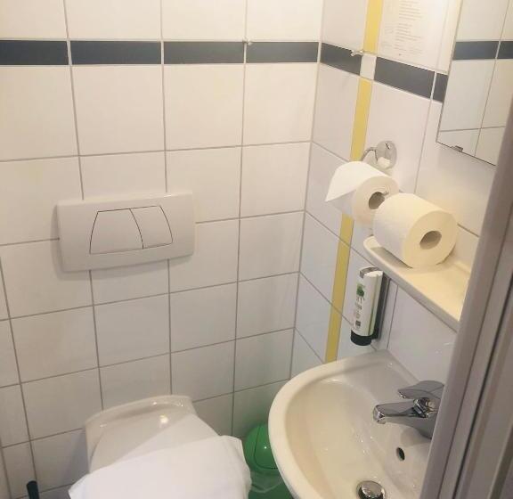 غرفة قياسية فردية, Am Schloss