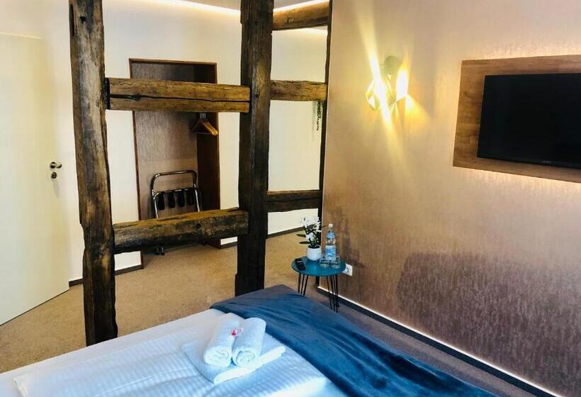 غرفة ديلوكس, Am Schloss