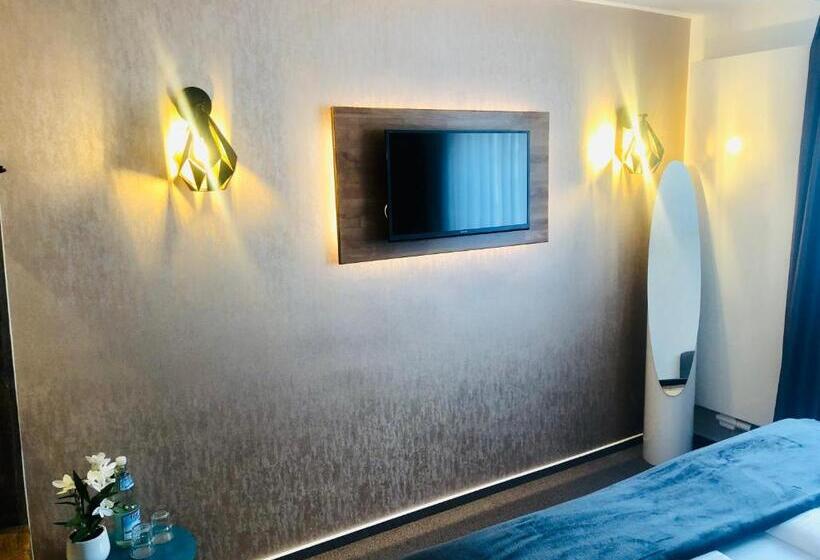 غرفة ديلوكس, Am Schloss