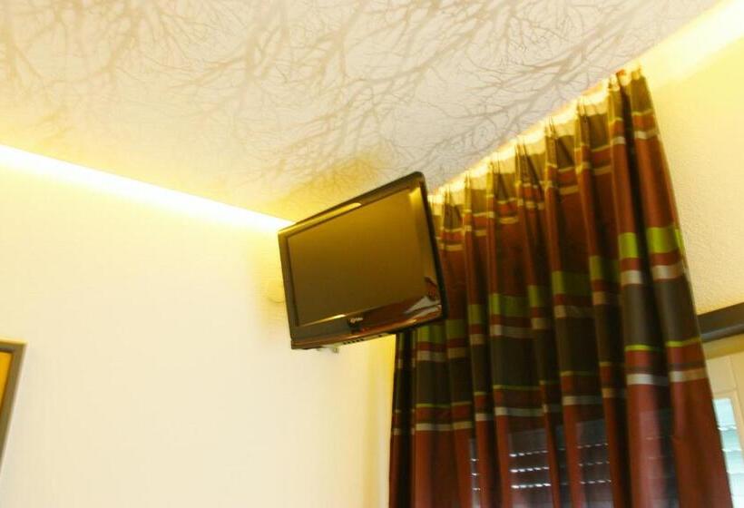 غرفة عائلية, Am Schloss