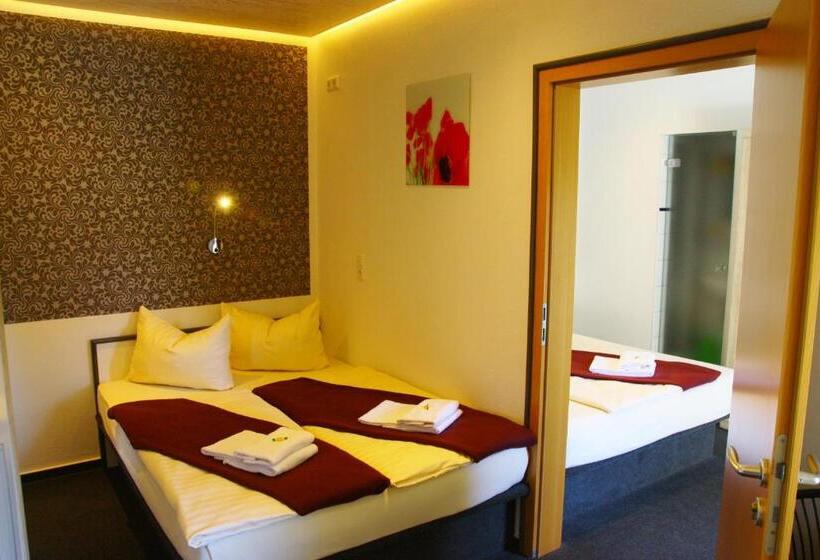 غرفة عائلية, Am Schloss