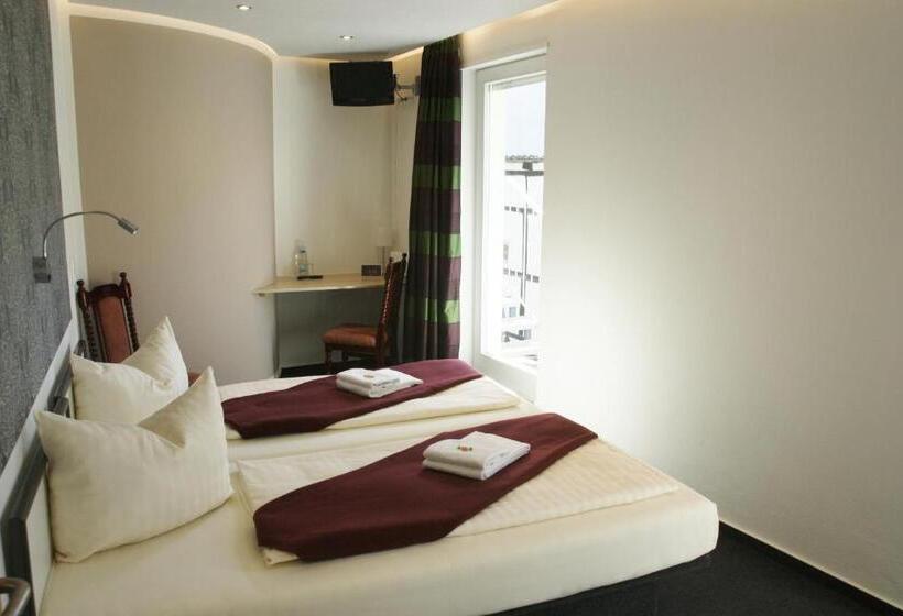 غرفة سوبيريور, Am Schloss