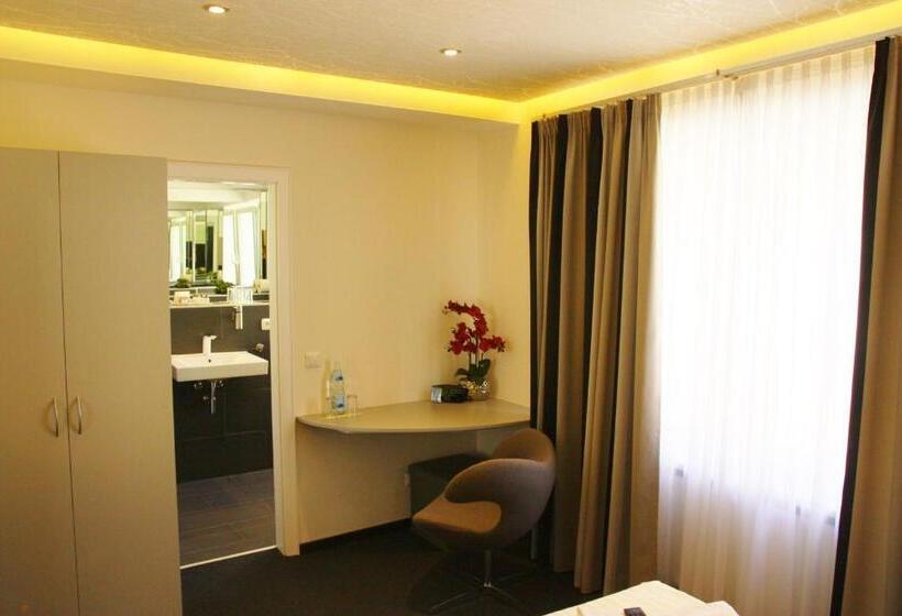 غرفة تنفيذية, Am Schloss