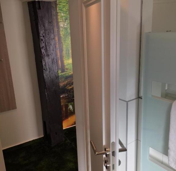 جناح, Am Schloss