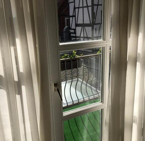 جناح, Am Schloss