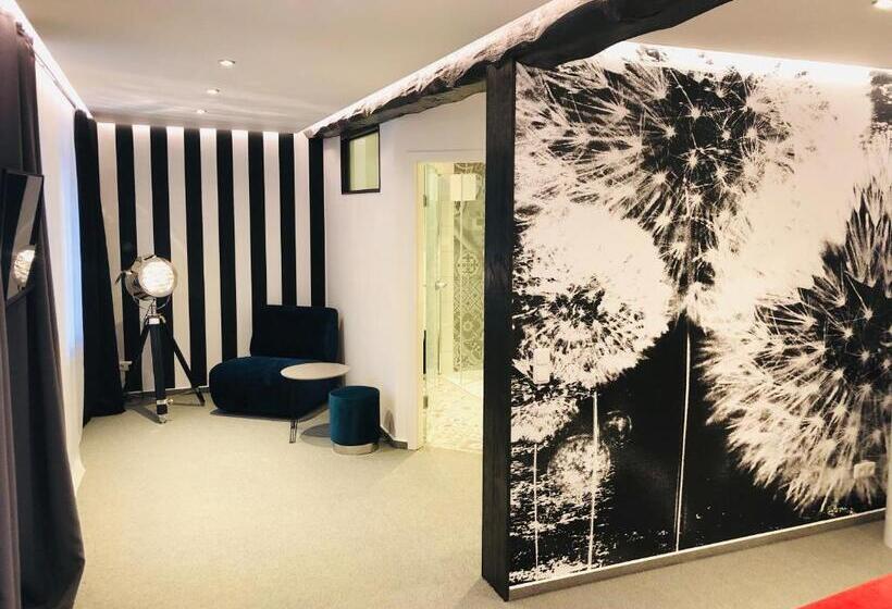 Номер Deluxe, Am Schloss
