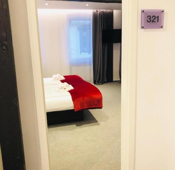 غرفة ديلوكس, Am Schloss