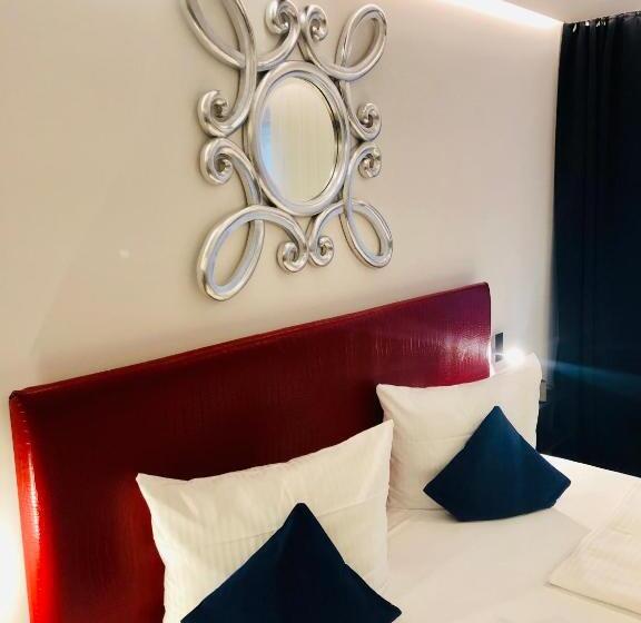 غرفة ديلوكس, Am Schloss