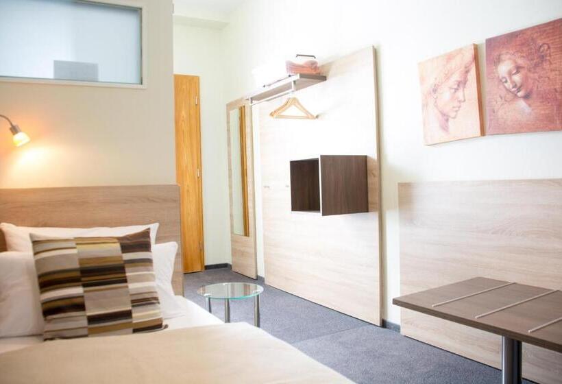 스탠다드 싱글 룸, Central