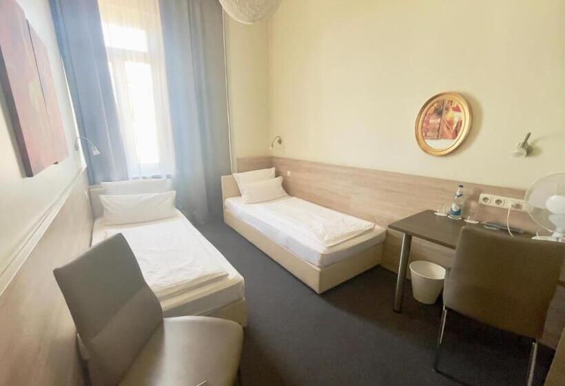 스탠다드 룸, Central