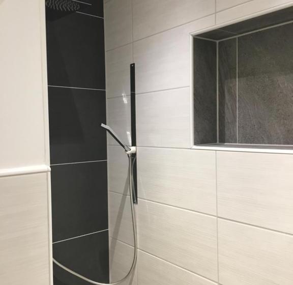 스탠다드 트리플 룸, Central