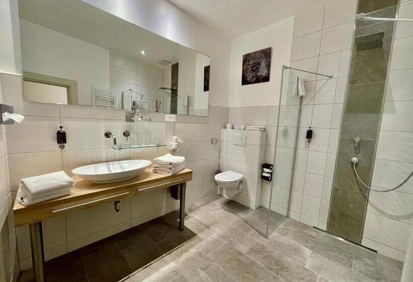 스탠다드 트리플 룸, Central