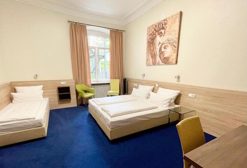 스탠다드 트리플 룸, Central