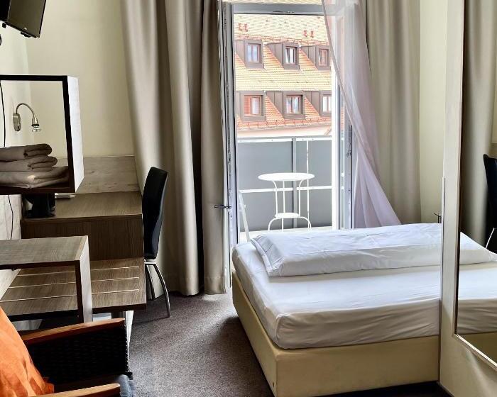 발코니 스탠다드 싱글 룸, Central