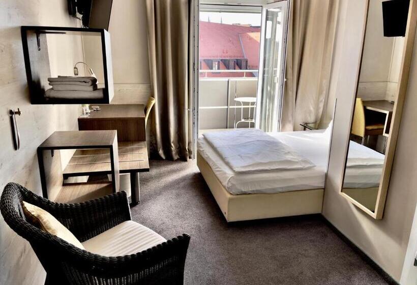 발코니 스탠다드 싱글 룸, Central