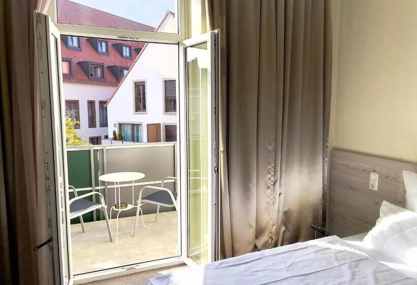 발코니 스탠다드 싱글 룸, Central