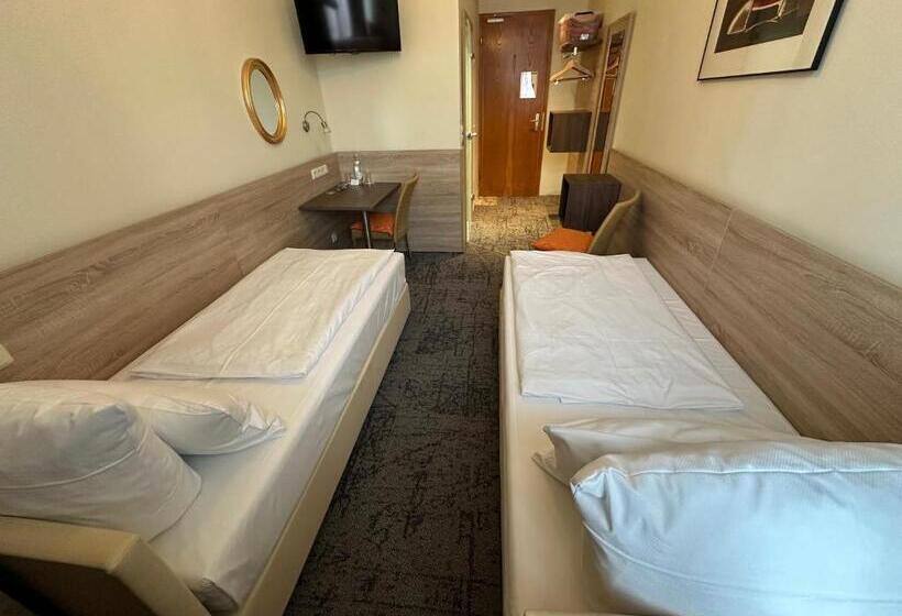 스탠다드 룸, Central