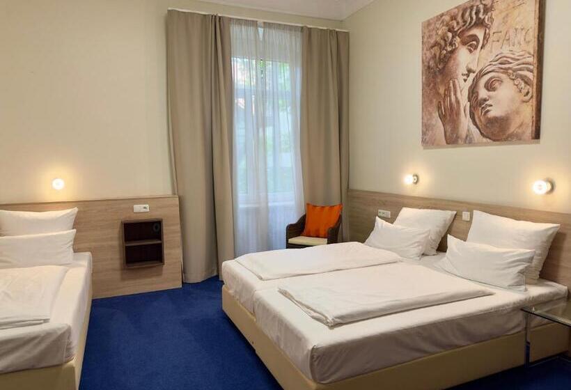 스탠다드 트리플 룸, Central