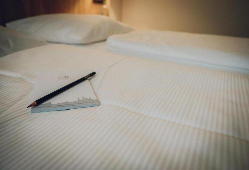 غرفة قياسية, Europa