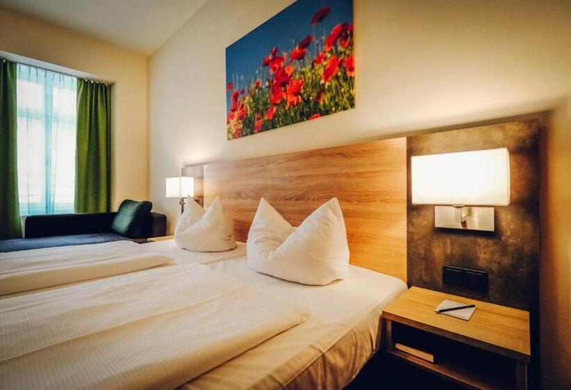 غرفة قياسية ثلاثية, Europa