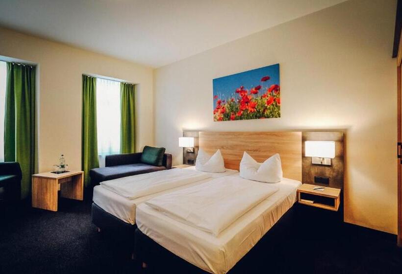 غرفة قياسية ثلاثية, Europa