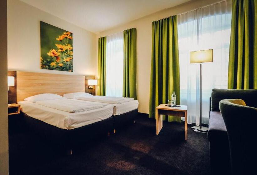 غرفة سوبيريور, Europa