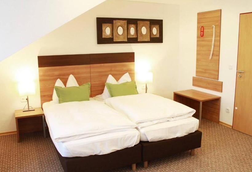 اتاق استاندارد, Hecht Garni