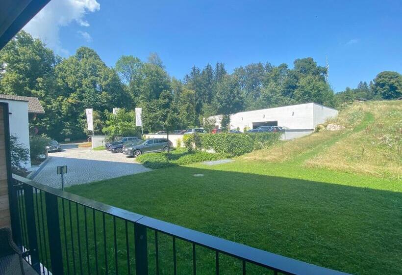 חדר סטנדרט עם מרפסת, Klosterhof – Alpine Hideaway & Spa