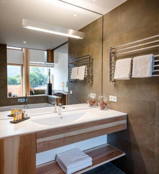 חדר דלוקס עם מרפסת, Klosterhof – Alpine Hideaway & Spa