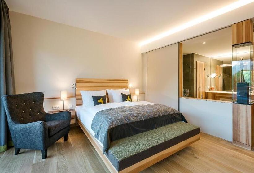 סוויטת ג'וניור עם מרפסת, Klosterhof – Alpine Hideaway & Spa