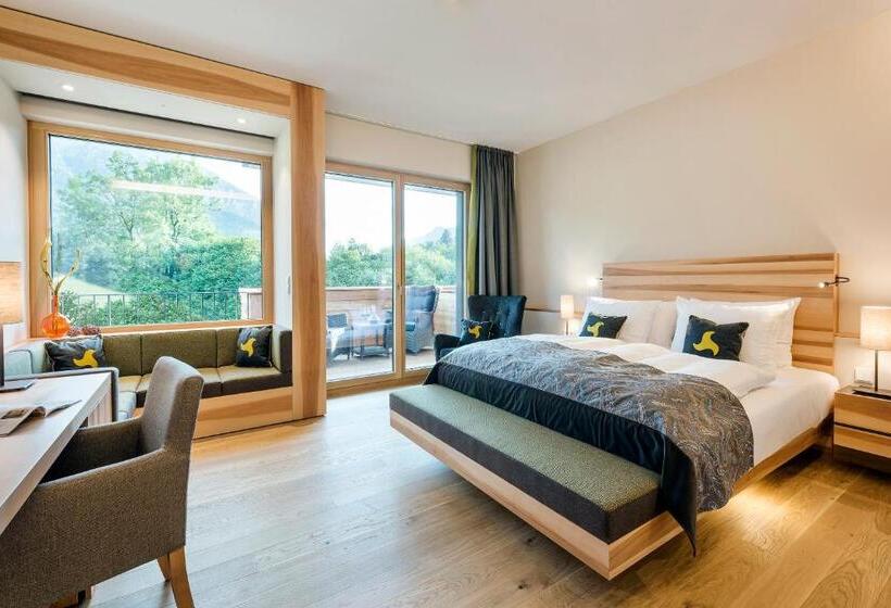 סוויטת ג'וניור עם מרפסת, Klosterhof – Alpine Hideaway & Spa