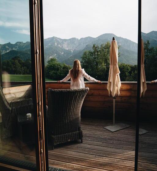 סוויטת ג'וניור נוף הרים, Klosterhof – Alpine Hideaway & Spa