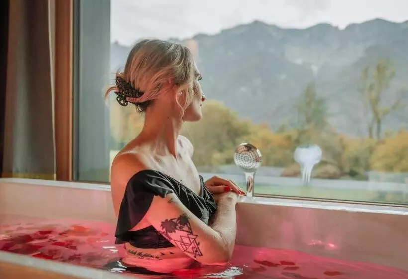 ハイドロマッサージバス付きスイート, Klosterhof – Alpine Hideaway & Spa