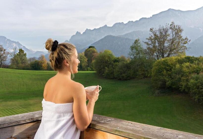 סוויטת ג'וניור נוף הרים, Klosterhof – Alpine Hideaway & Spa