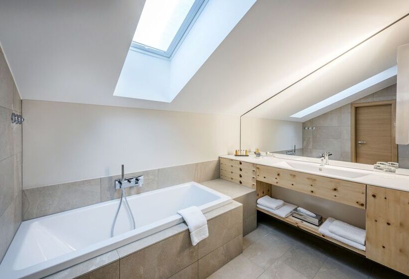 סוויטת ג'וניור, Klosterhof – Alpine Hideaway & Spa