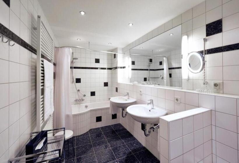 豪华房间, Rebenhof