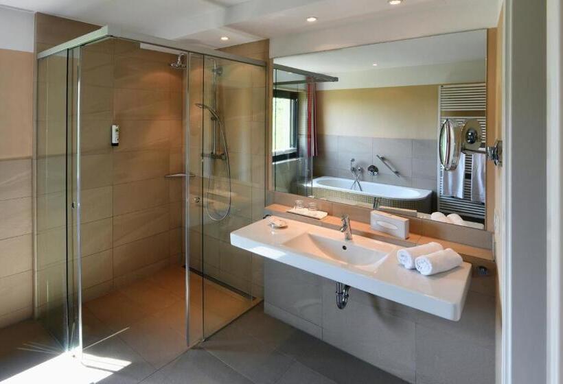 小型套房, Rebenhof