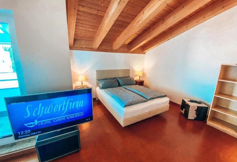 Полулюкс, Schwertfirm