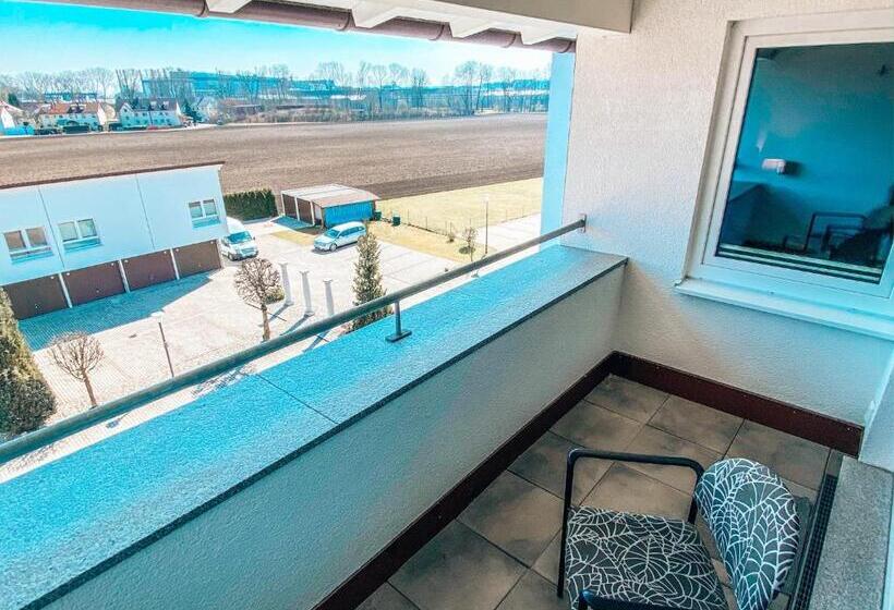 جناح جونيور, Schwertfirm