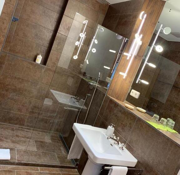 1 Bedroom Apartment Lake View, Seeluna Am Klostersee