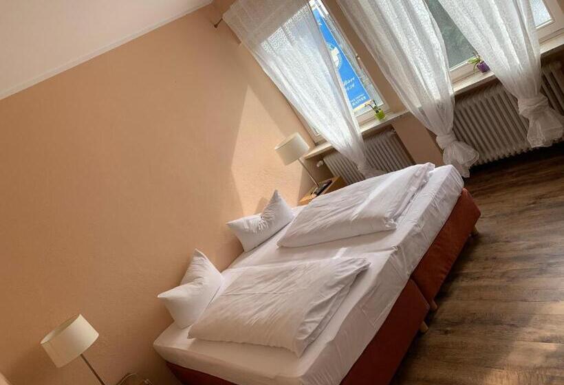 1 Bedroom Apartment Lake View, Seeluna Am Klostersee