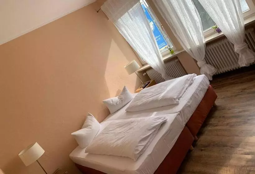 1 Bedroom Apartment Lake View, Seeluna Am Klostersee