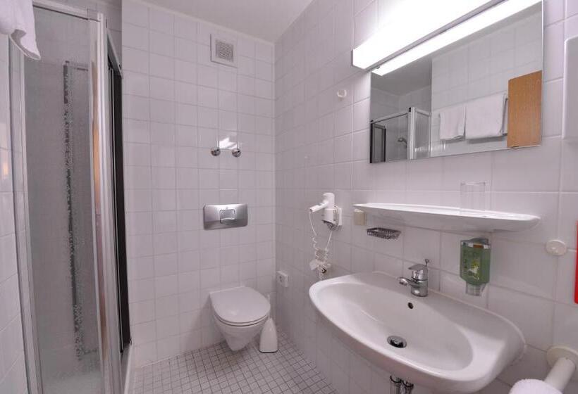 Quarto Estandar Individual, Tagungszentrum Schmerlenbach